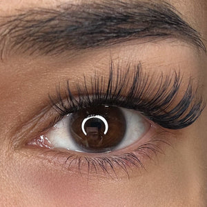 Allure Press-On lashes